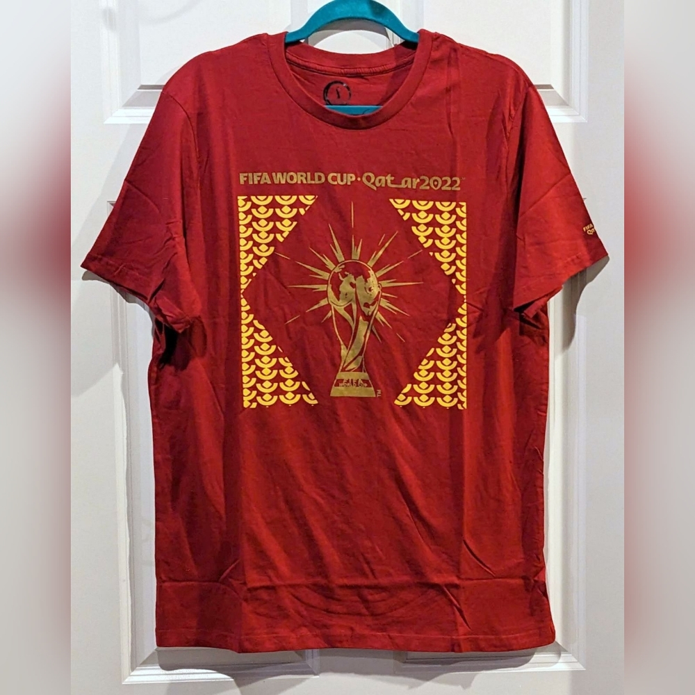 RARE NWT Official 2022 FIFA World Cup Qatar Unisex T-Shirt